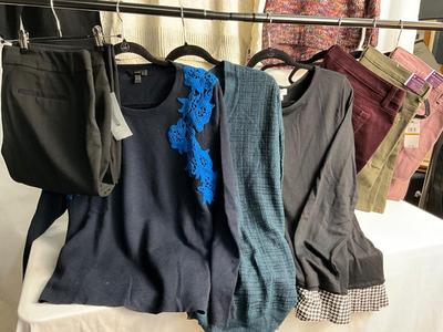Lot E 347 Women’s Coordinating Outfits Lot (XL/16)