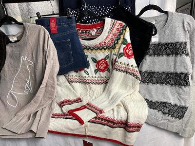 Lot E 348 Women’s Everyday Wear Lot (XL/16)