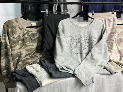 Lot D 358 Thankful, Grateful, Blessed Woman’s Clothing Lot (XL)