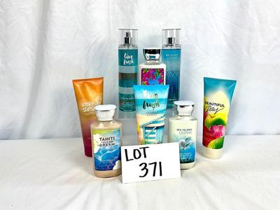 Lot M 371 BATH & BODY WORKS A Day at the Beach Lot