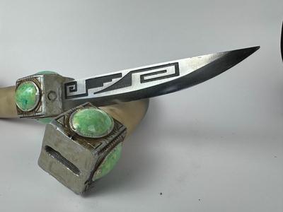 Bull horn 6” fixed blade knife with stand