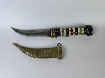 Vintage Asian ceremonial curved knife with 6” blade