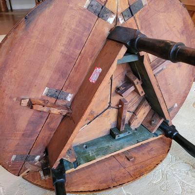 Triangle Drop Leaf Cricket Table (BD-EL)