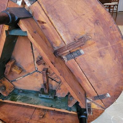 Triangle Drop Leaf Cricket Table (BD-EL)