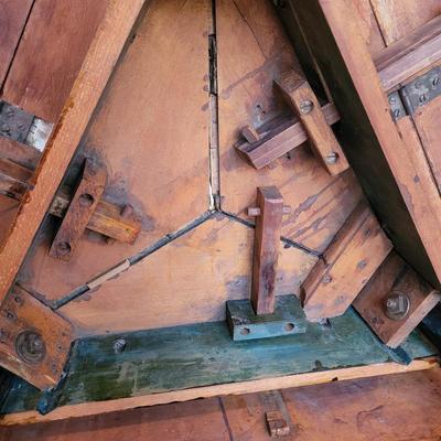 Triangle Drop Leaf Cricket Table (BD-EL)