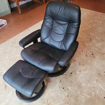 Ekornes Stressless Recliner and Ottoman (BD-EL)