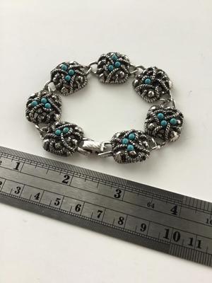 Vintage Avon marked beautiful fashion bracelet