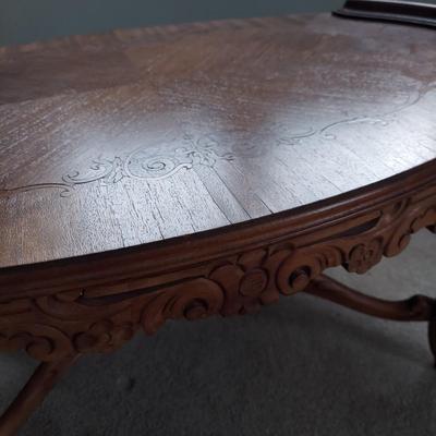 Carved Oval Wooden Table (GB3-ES)