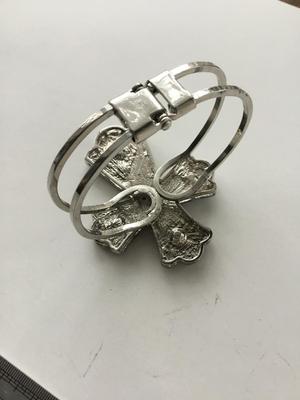 Beautiful cross fashion bracelet