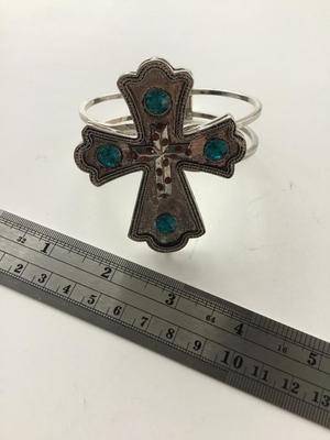 Beautiful cross fashion bracelet