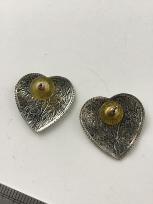 Unmarked heart fashion earrings