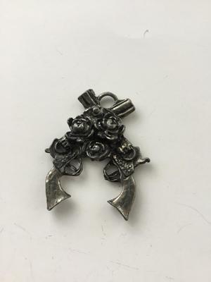 Beautiful unmarked gun and roses necklace pendant