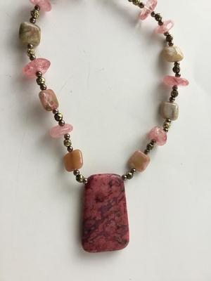 Vintage unmarked pink stone type beaded collar necklace