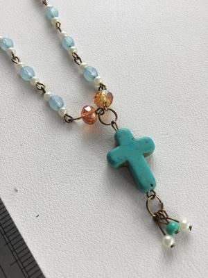 Beautiful fashion cross necklace