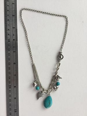 Beautiful stone type fashion necklace