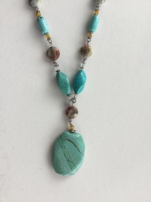 Beautiful turquoise stone type fashion necklace