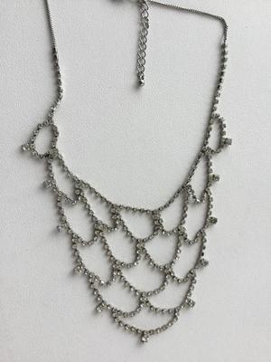 Unmarked rhinestone statement necklace