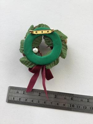 Beautiful vintage statement brooch