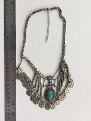 Unmarked beautiful statement necklace