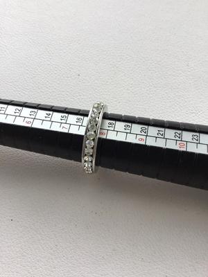 Beautiful unmarked rhinestone fashion ring