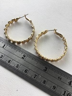 Gold tone beautiful hoop earrings