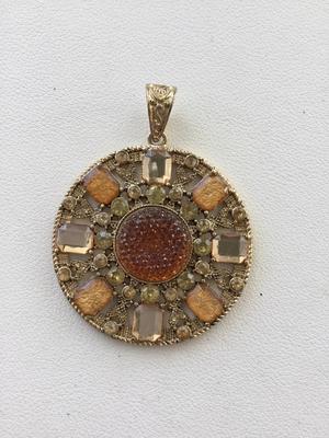 Beautiful gold tone necklace pendant