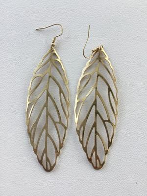 Beautiful gold tone leaf earrings