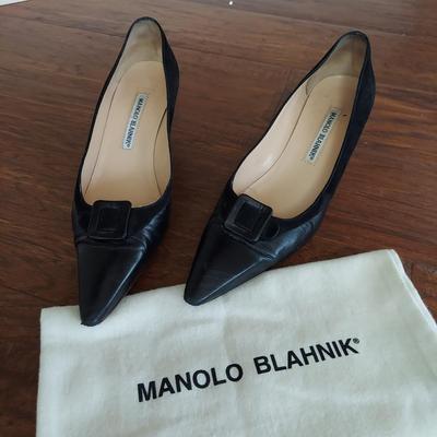 Manolo Blahnik Women’s Kitten Heels - Size 38 1/2 (LR-DZ)