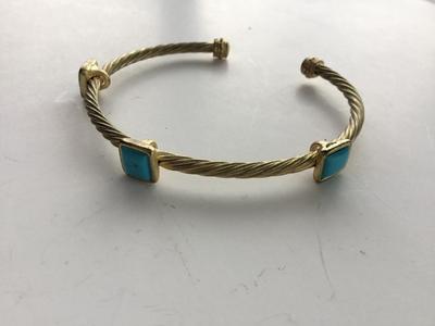 Beautiful gold tone fashion cuff