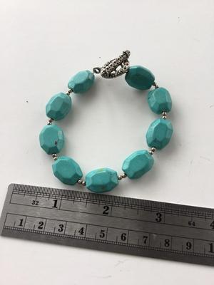 Beautiful faux blue stone type beaded vintage clasp bracelet