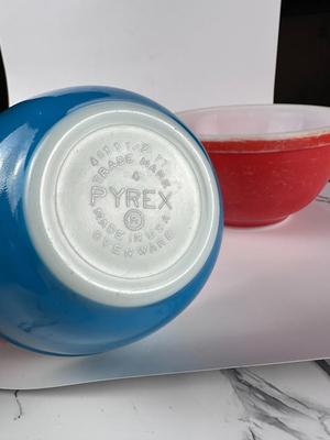 Vintage Mixing Bowls (set of 3) Pyrex and Fire King