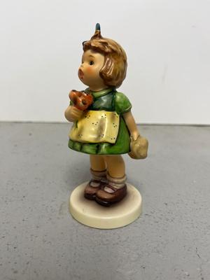 Hummel Lot #8