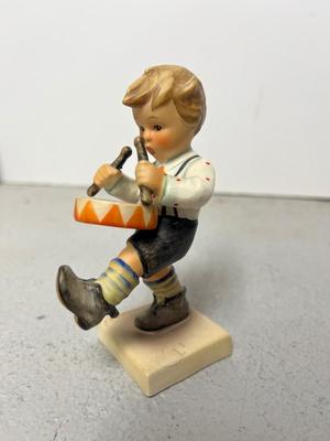 Hummel Lot #10