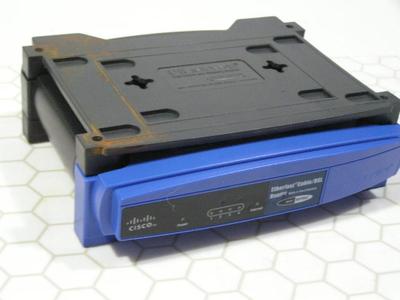 CISCO LINKSYS EtherFast Cable/DSL Router w/ 4-Port Switch