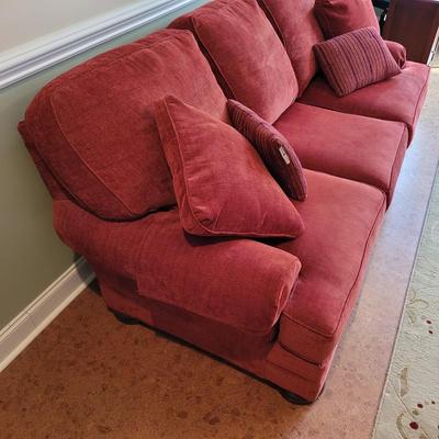 Clayton Marcus Couch with Throw Pillows (BD-EL)