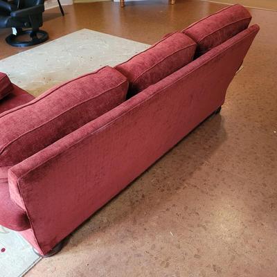 Clayton Marcus Couch with Throw Pillows (BD-EL)