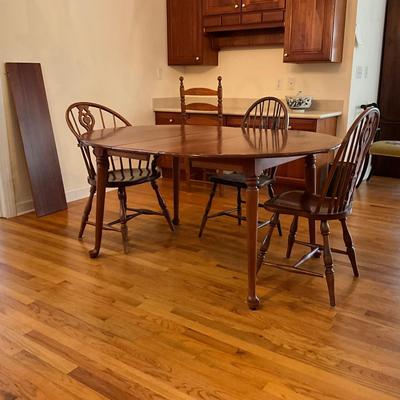 K1177 Round Cherry Kitchen Table with Windsor Chairs