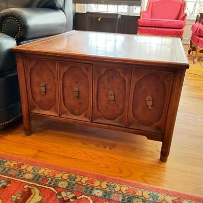 L1182 Drexel Heritage Burled wood Square End Table