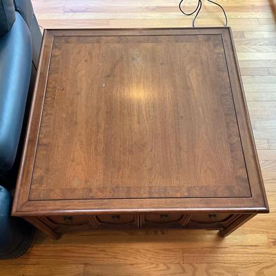 L1182 Drexel Heritage Burled wood Square End Table
