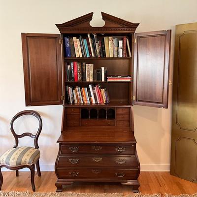 L1185 Drexel Bombay Secretary