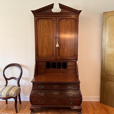L1185 Drexel Bombay Secretary