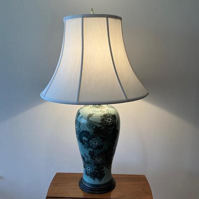 L1188 Large Green Porcelain Chinese Peacock Lamp with Silk Shade