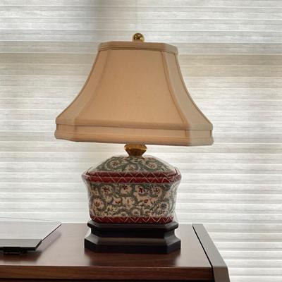 L1199 Chinese Pottery Tea Candy Box Lamp with Silk Shade