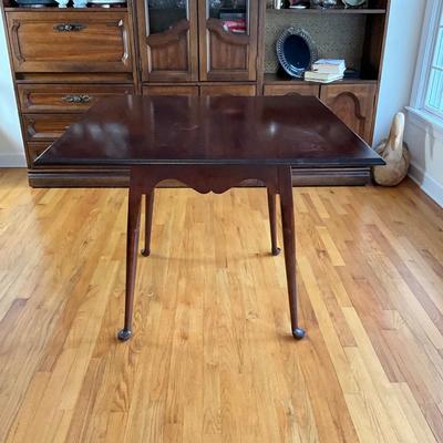 L1204 English Style Pad Foot Square Cherry Table