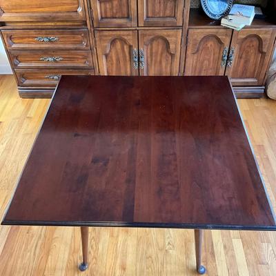 L1204 English Style Pad Foot Square Cherry Table