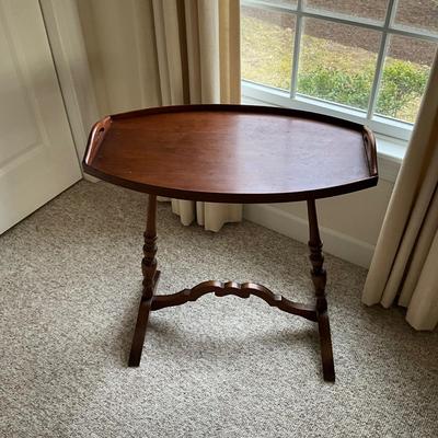 O1210 Vintage Mahogany Accent Side Table