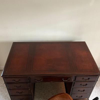 O1211 Vintage Mahogany Leather Top Desk