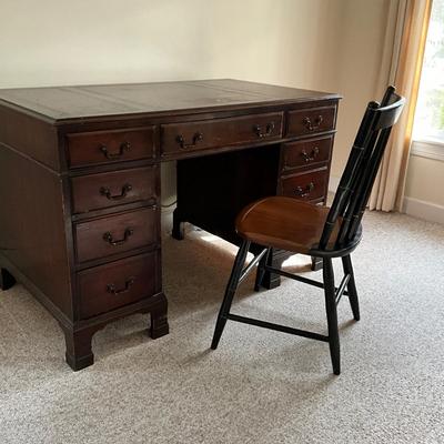 O1211 Vintage Mahogany Leather Top Desk