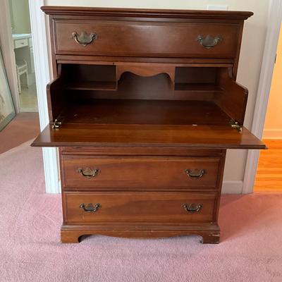 M1214 Cherrywood Jamestown Taylor Made Dresser Desk