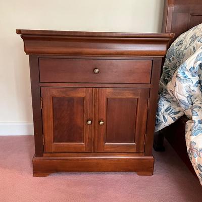 M1216 Laughan Bassett Cherrywood Nightstands